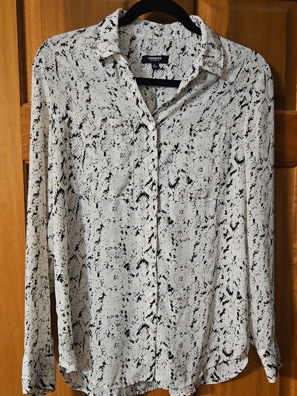Premise Studio Black & White Speckled Collared Button-Up Shirt